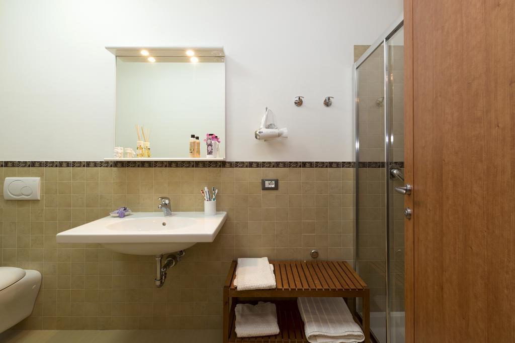 Double Room with Private External Bathroom,382209661:JPEG